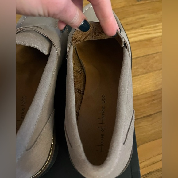 NIB House of Harlow 1960 Gunner Light Taupe Suede Loafer with Black Lug Sole - Picture 8 of 9